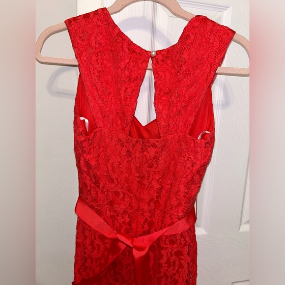 Red lace mermaid gown - Size XS-S. - Picture 2 of 5